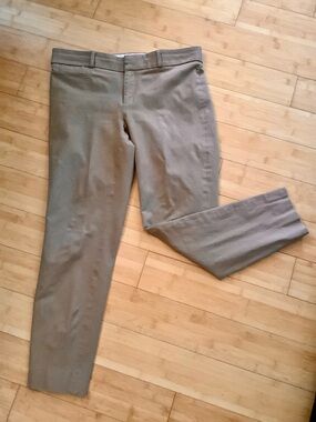 Banana Republic women’s Chinos in Taupe